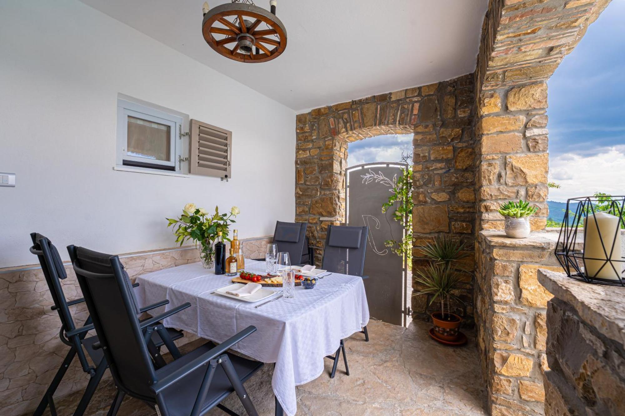 Holiday Home Belveder Motovun With Heated Pool リヴァデ エクステリア 写真