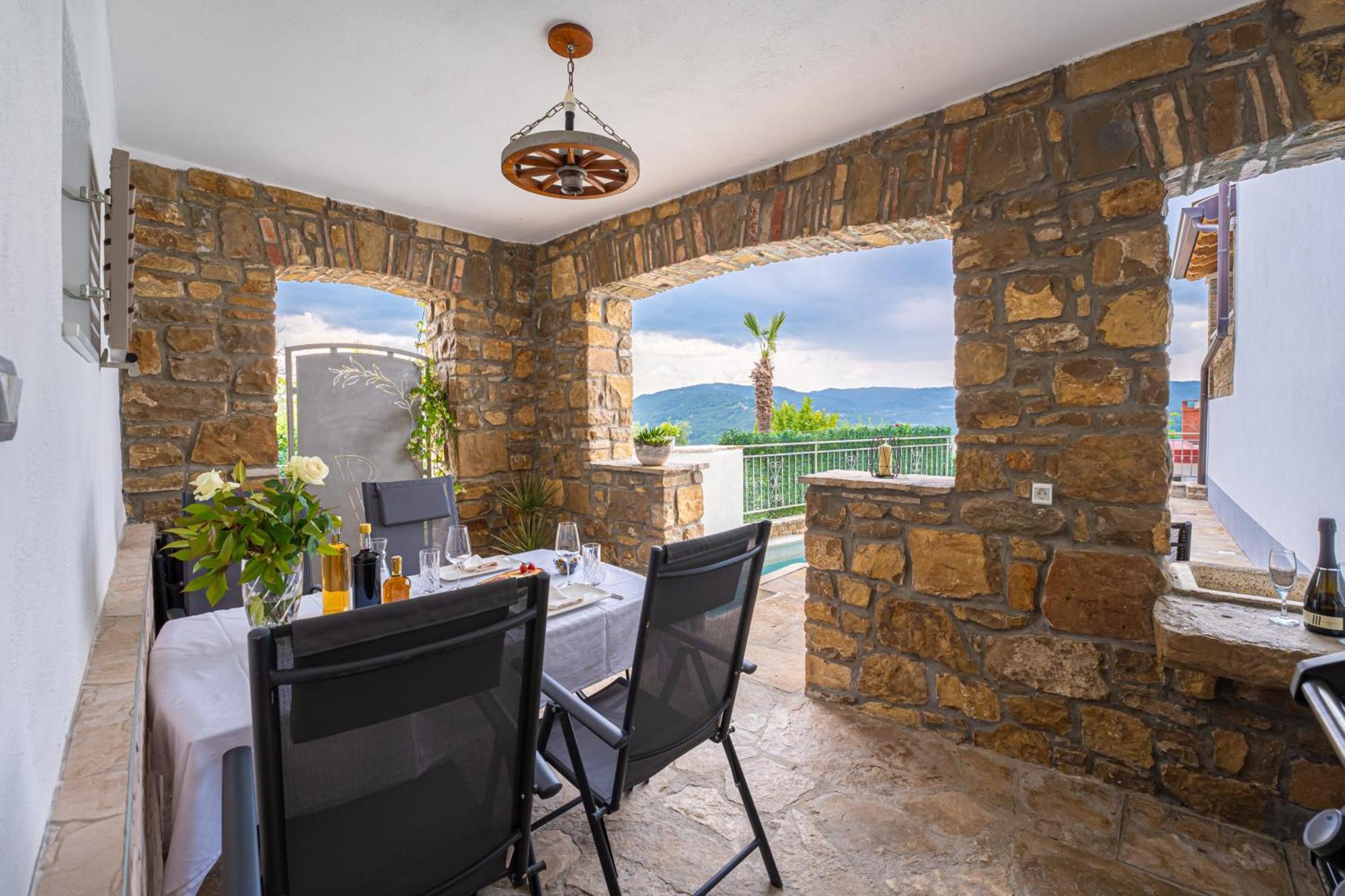 Holiday Home Belveder Motovun With Heated Pool リヴァデ エクステリア 写真