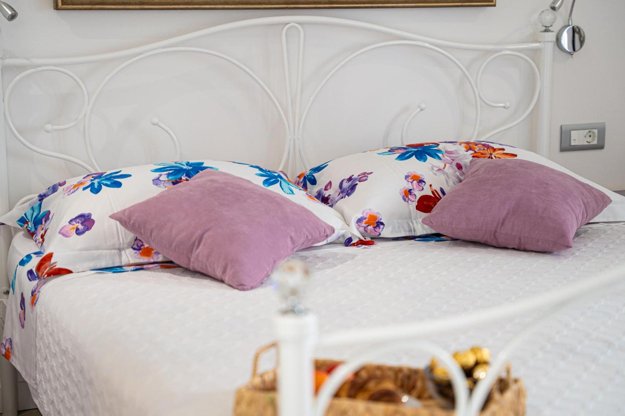 Holiday Home Belveder Motovun With Heated Pool リヴァデ エクステリア 写真