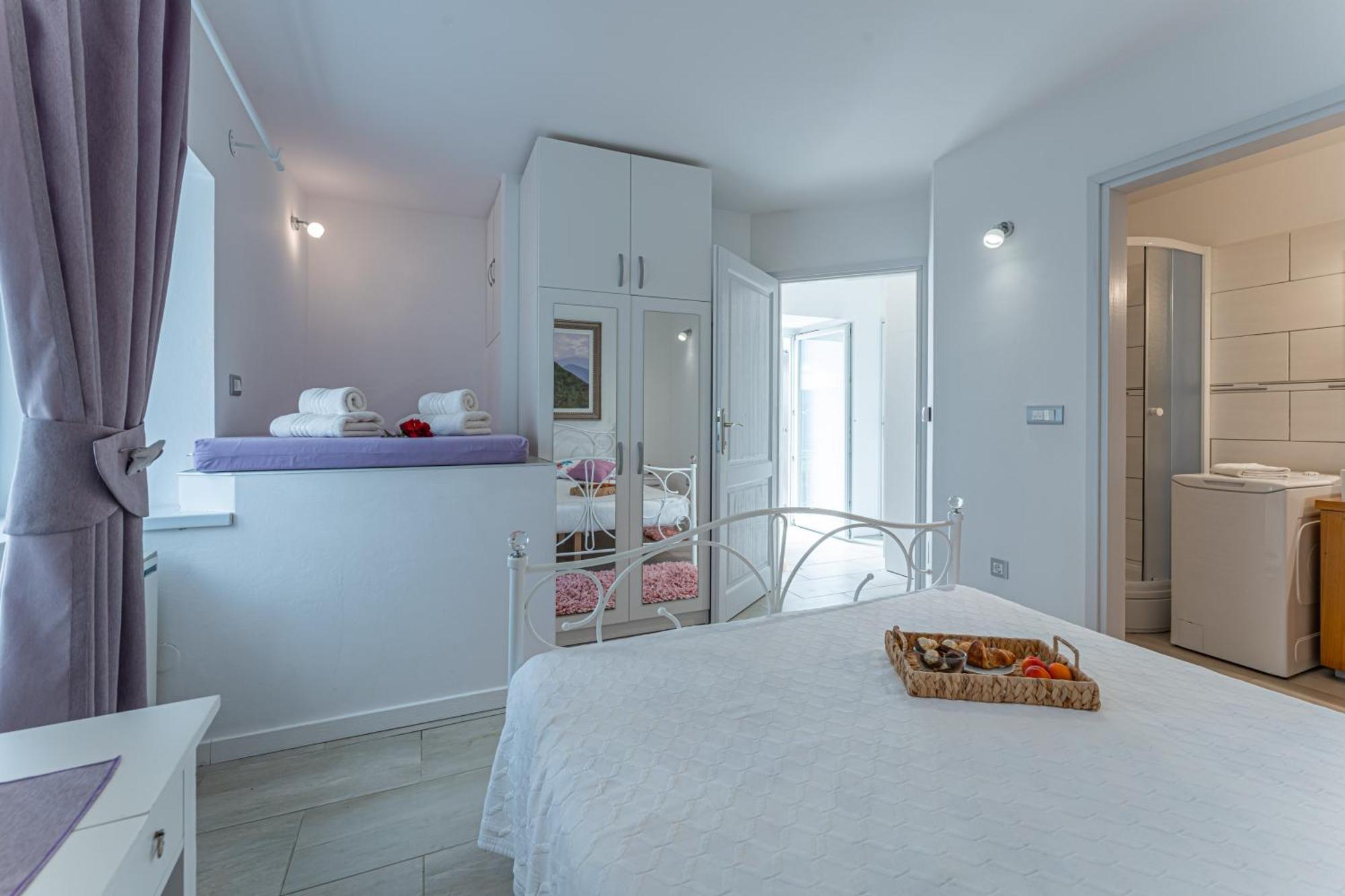 Holiday Home Belveder Motovun With Heated Pool リヴァデ エクステリア 写真