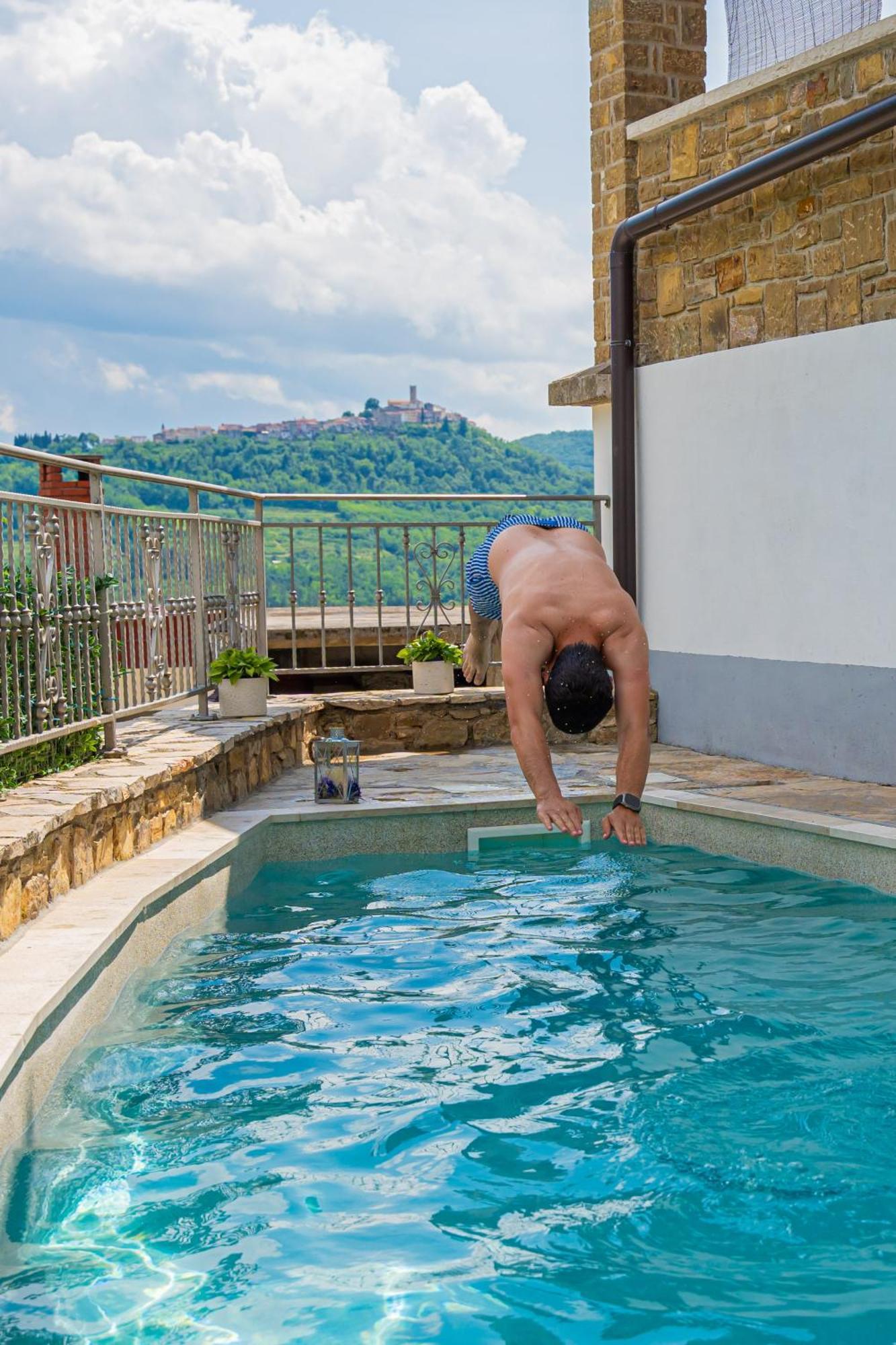 Holiday Home Belveder Motovun With Heated Pool リヴァデ エクステリア 写真