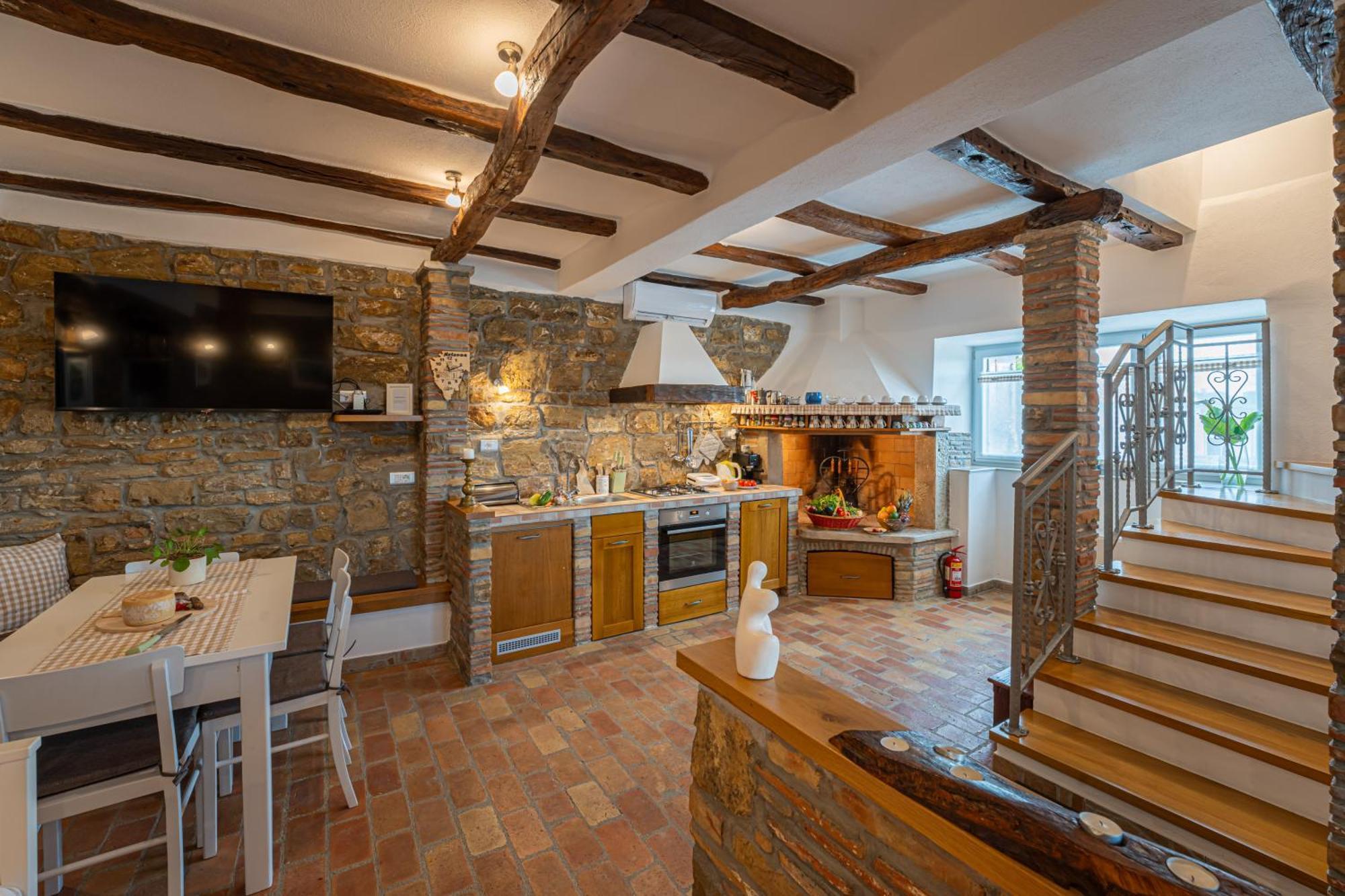 Holiday Home Belveder Motovun With Heated Pool リヴァデ エクステリア 写真