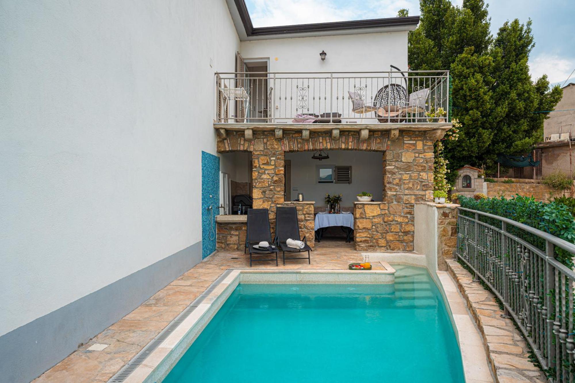 Holiday Home Belveder Motovun With Heated Pool リヴァデ エクステリア 写真