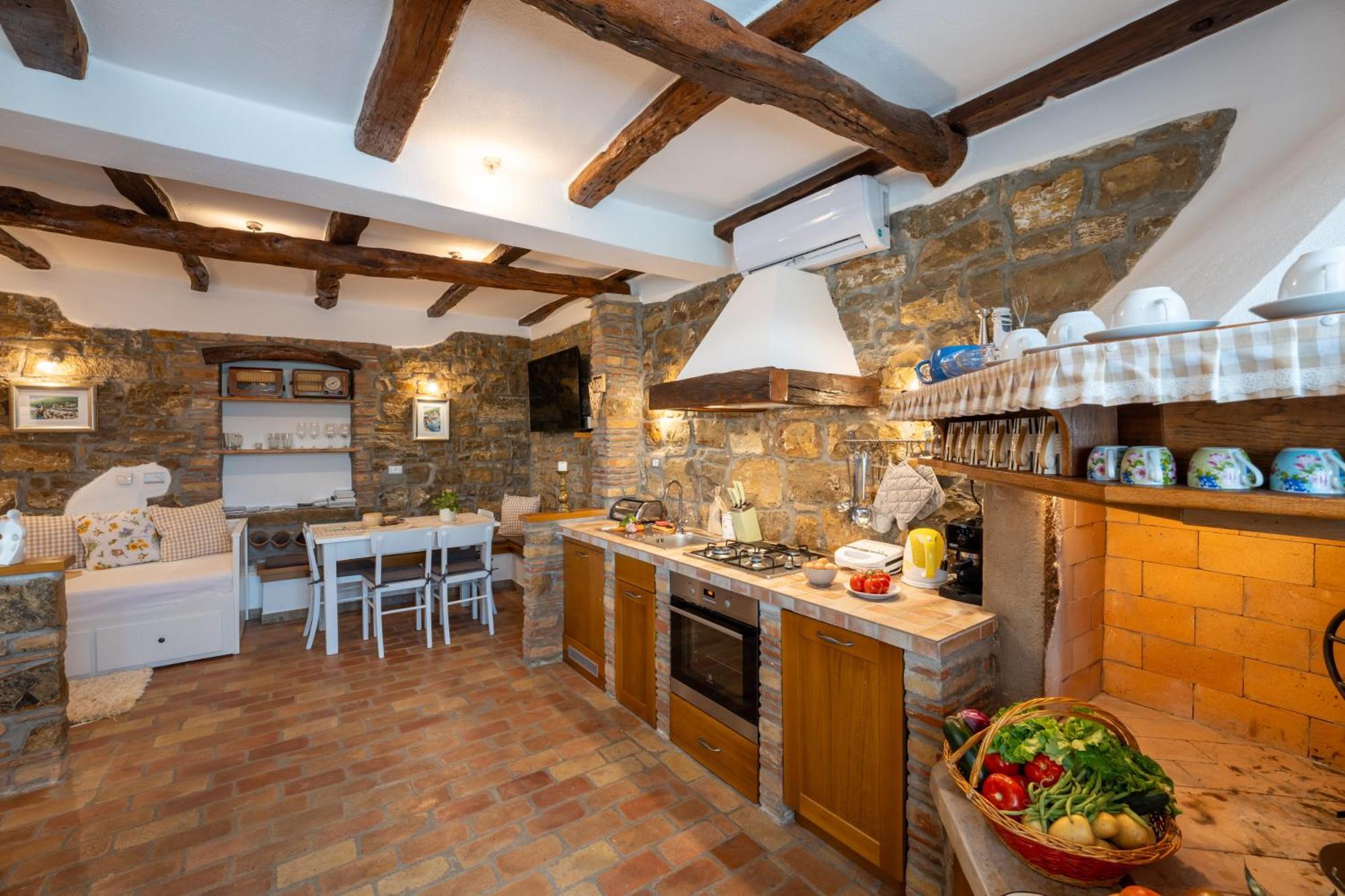Holiday Home Belveder Motovun With Heated Pool リヴァデ エクステリア 写真