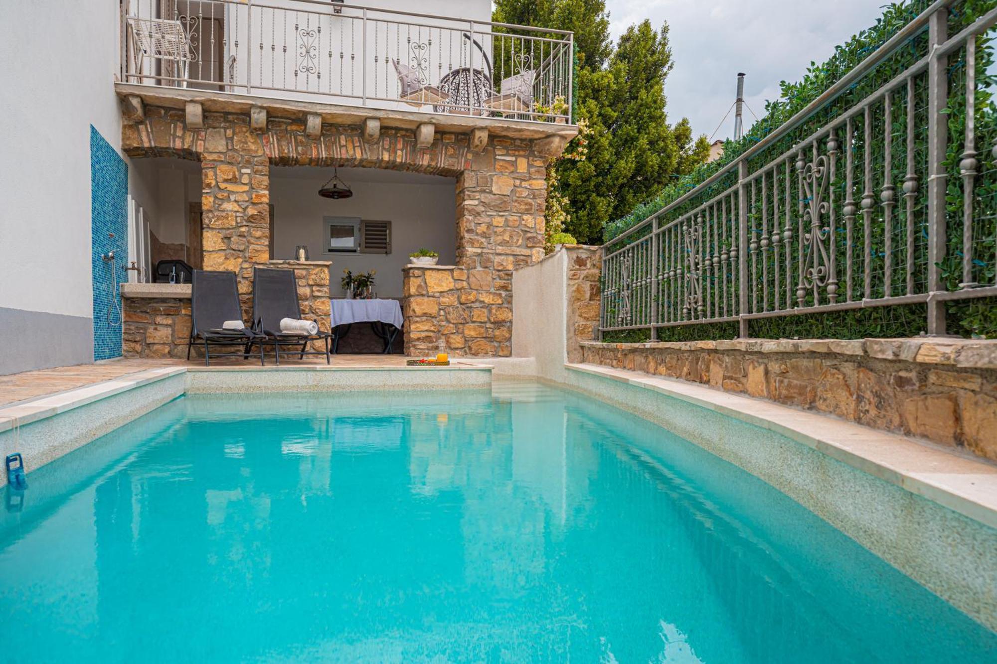 Holiday Home Belveder Motovun With Heated Pool リヴァデ エクステリア 写真