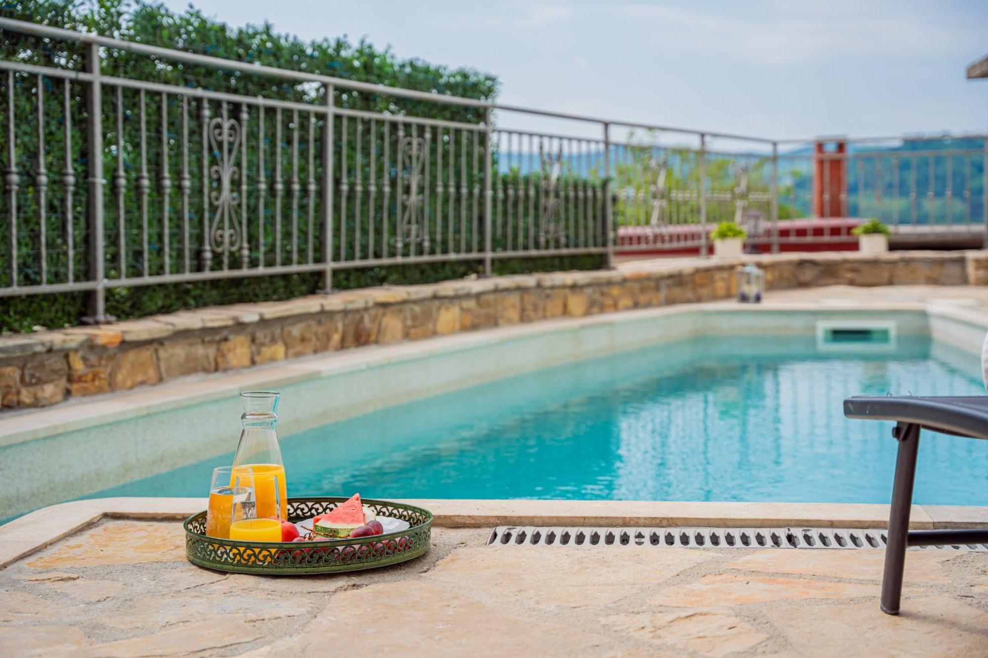 Holiday Home Belveder Motovun With Heated Pool リヴァデ エクステリア 写真