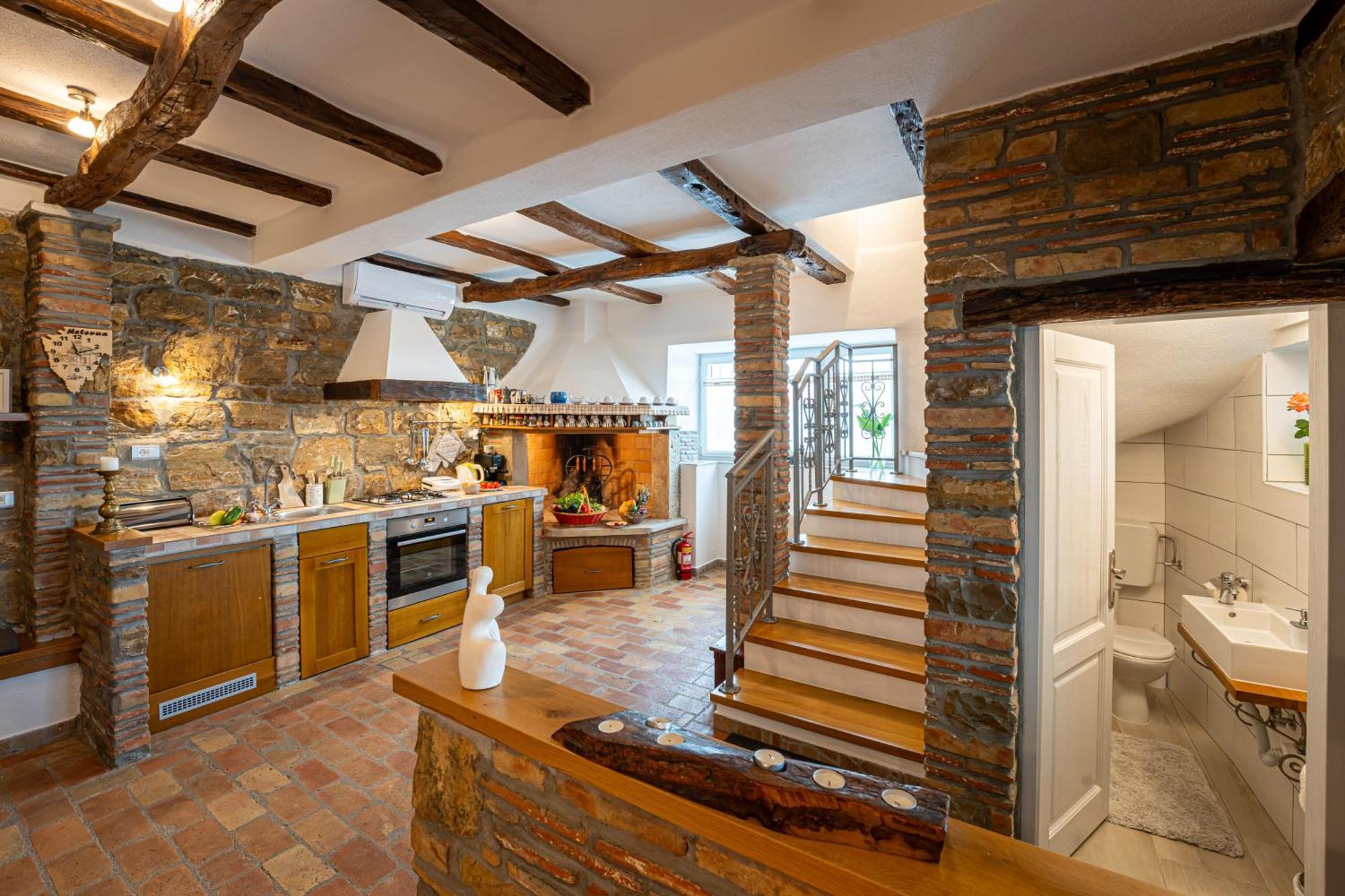 Holiday Home Belveder Motovun With Heated Pool リヴァデ エクステリア 写真