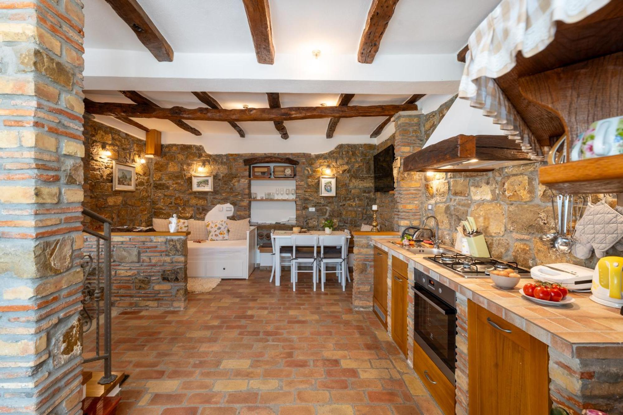 Holiday Home Belveder Motovun With Heated Pool リヴァデ エクステリア 写真